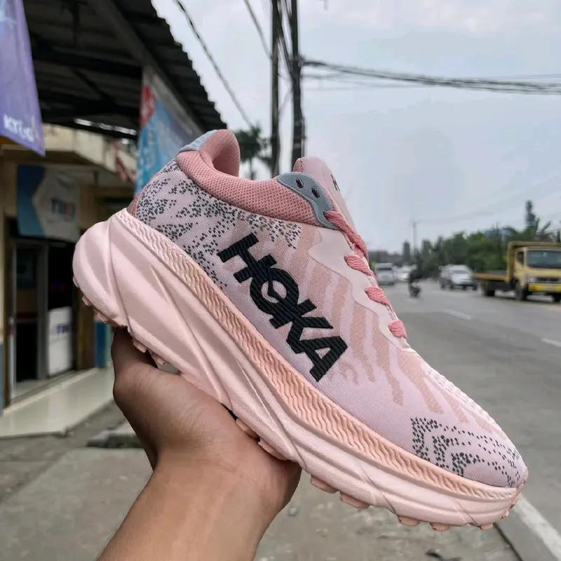 Sepatu Lari Hoka Challenger ATR 7 Sepatu Running Uniseks Sepatu Olahraga Wanita Dan Pria Sepatu Jogging Outdoor 8