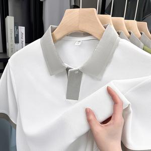 新しいメンズスプライスドカラーポロシャツ、ファッションでカジュアル、シンプルでエレガント、男性の魅力を引き出すための選択肢