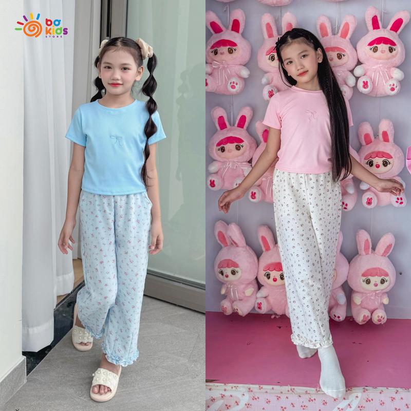 Bộ quần áo trẻ em, quần đũi hoa viền bèo kết hợp áo thun gân thiêu nơ xinh xắn cho bé gái