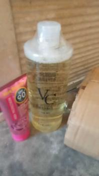 Product Review of BUY 2 TAKE 2 VC TONER WHITENING AND CLEANSING SKIN + KISS BEAUTY SUNSCREEN WITH SPF90++ from M**e B**z 0