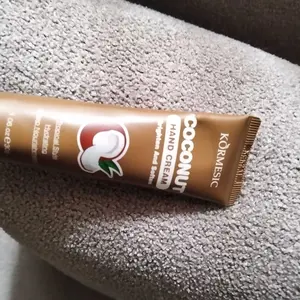 Coconut Hand Cream 30g BPOM Anti Keriput Krim Tangan Anti Keriput Coconut Oil Perbaikan Anti Kerut Kering Dan Kasar Pemutih Kulit Badan Permanen Moisturiz Hand Cream Krim Tangan Anti Keriput Tangan Menutrisi Kulit Kering