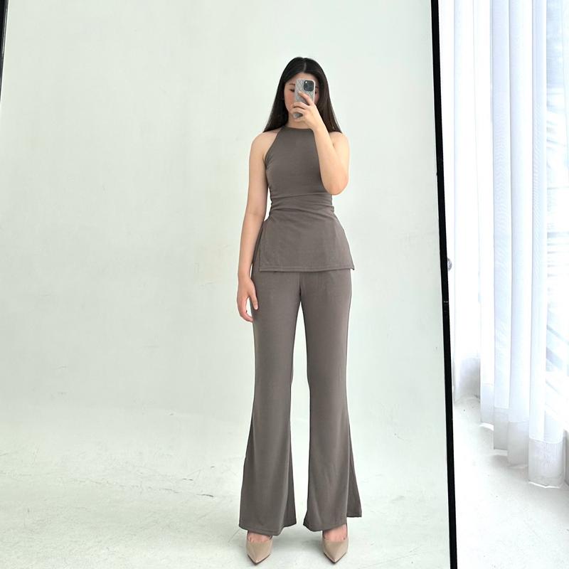 Izz Knit Set Halter Tanktop Top Cutbray Pants Knit Set Premium 0