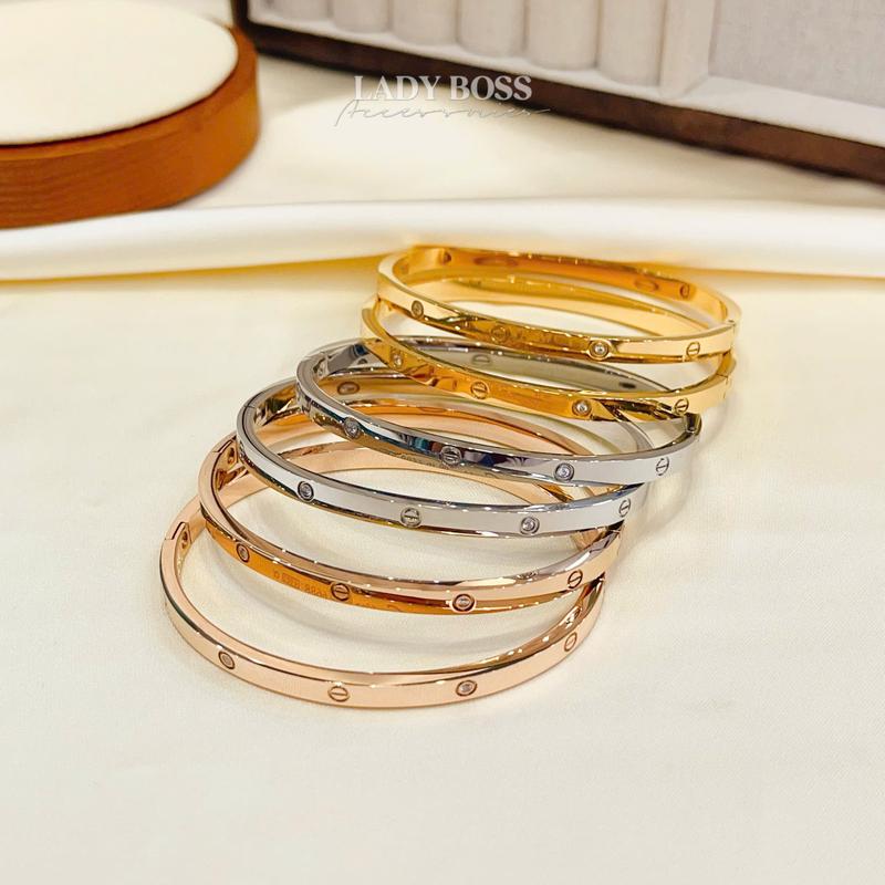 Vòng Tay Titan Nữ Cao Cấp Dáng Oval Mảnh Đính Đá Đường Kính 57mm - 60mm, Vòng Thời Trang Cho Nữ Chất Liẹu Titan Không Đen Gỉ Lady Boss Accessories VC25