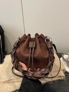 Bolso bandolera tipo cubo para mujer de moda, bolso de hombro de terciopelo para otoño e invierno, diseño único para compras diarias y viajes