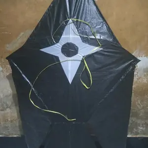 layangan motif ikan mata suriken