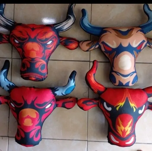 Boneka Kepala Banteng Mberot