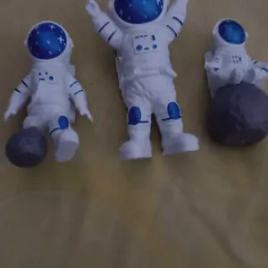 3 Set Asli Pasukan Langsung Astronot Boneka Astronaut Patung Ornamen Hadiah Mainan Meja Desktop Display Stand Meja Dekorasi Aksesories Buah Pajangan Plastik