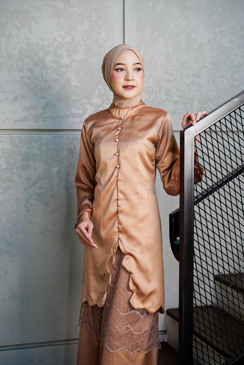 Product Introduction of Kalista Dress / Dress kondangan / Bahan Satin Roberto Cavalli 7