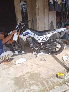 Product Review of DECAL HONDA CRF 150L PUTIH SUPERMOTO FULL BODY KEREN MINIMALIS SIMPLE MURAH TERBARU VIRAL- CRF GANK PUTIH 060 Motor from {**√ 1