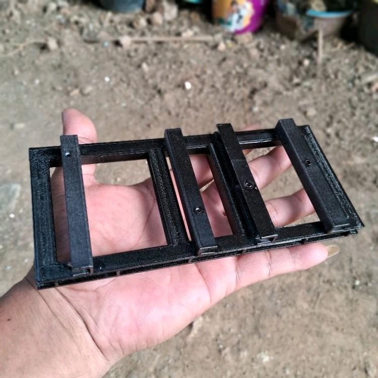 pangkon atau dudukan mesin miniatur Toy 1