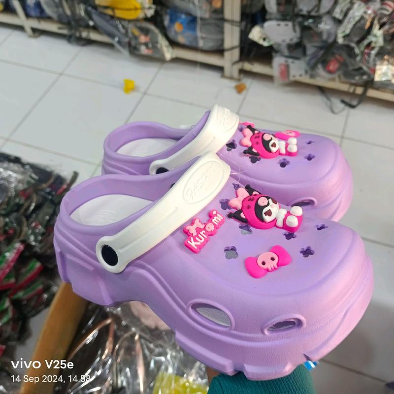 crock baim kuromi sandal sepatu anak perempuan, karet empuk dan ringan elegan dan trendy Fashion Kaki 6