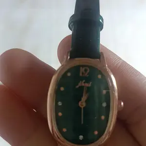 Loreo - Jam Tangan Wanita Kulit PU Model Oval Chic Watch Jam Cewek Desain Feminim