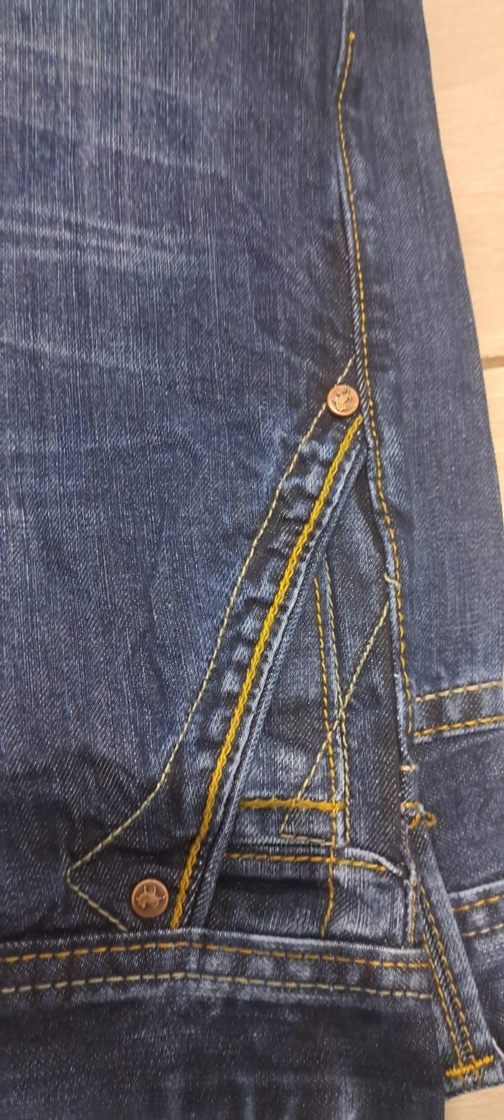 Product Introduction of TERBRU CELANA LOIS PREMIUM, HANYA 2 WARNA ORIGINAL Jeans Biru Nyaman Denim Panjang Cowok Keren Pria Tebal Standar Hitam Distro 3