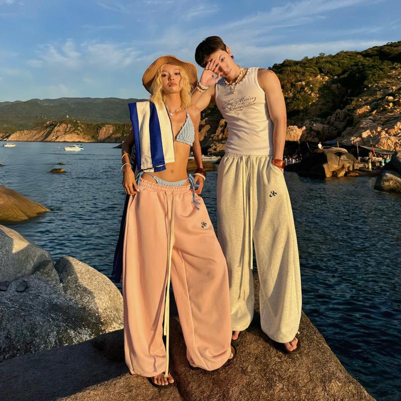   BST 2025  AB HOUSE - Quần nỉ kim loại Logo chữ A dây rút  thời trang nam nữ 