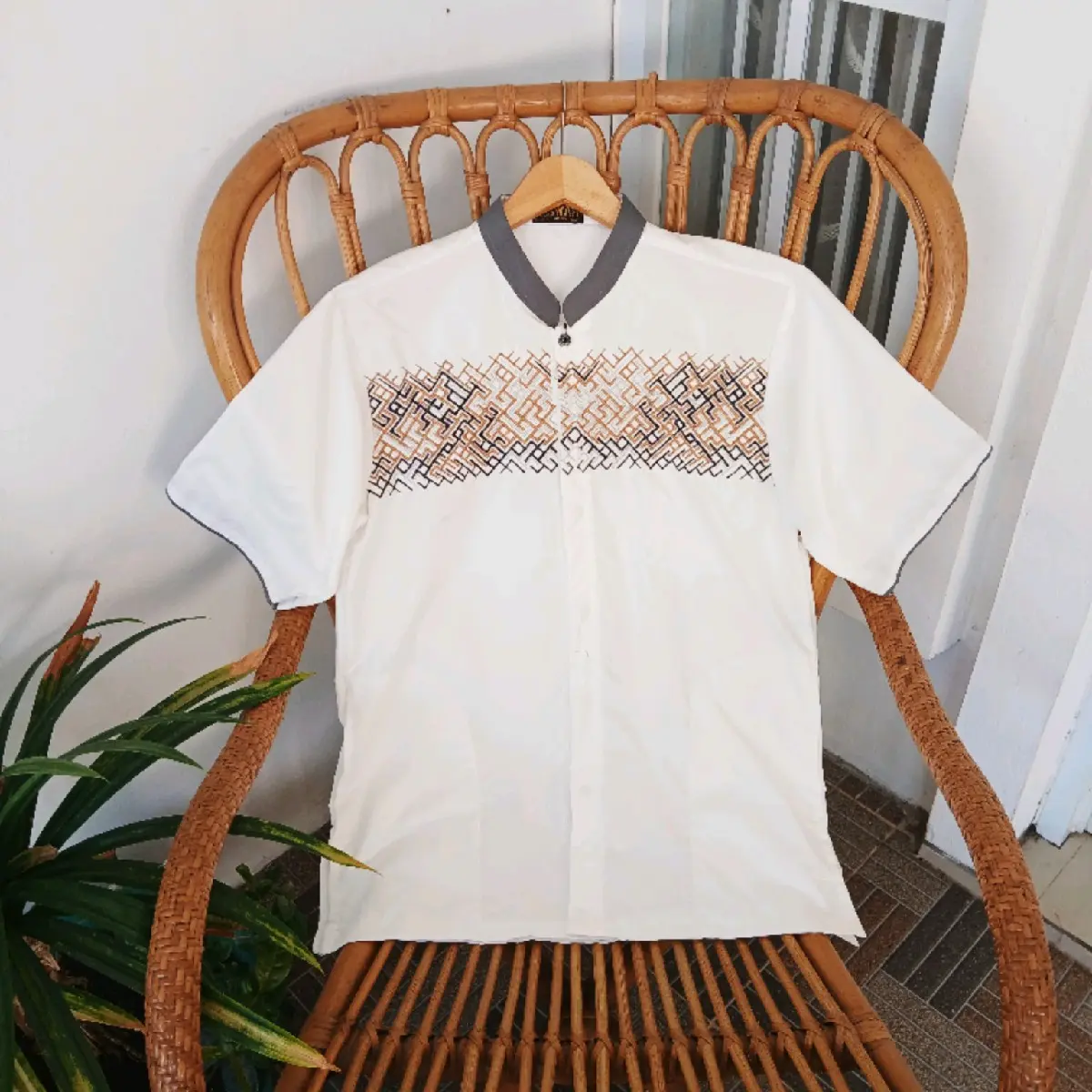 BAJU KOKO PUTIH BORDIR BAHAN KATUN MICRO (Formal Muslim Lembut)