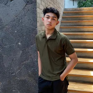 kaos polo pria Korean Knit Baju Polo Shirt Pria Salur Besar Dengan Cutting Slim Fit Kerah Pendek Casual Navy