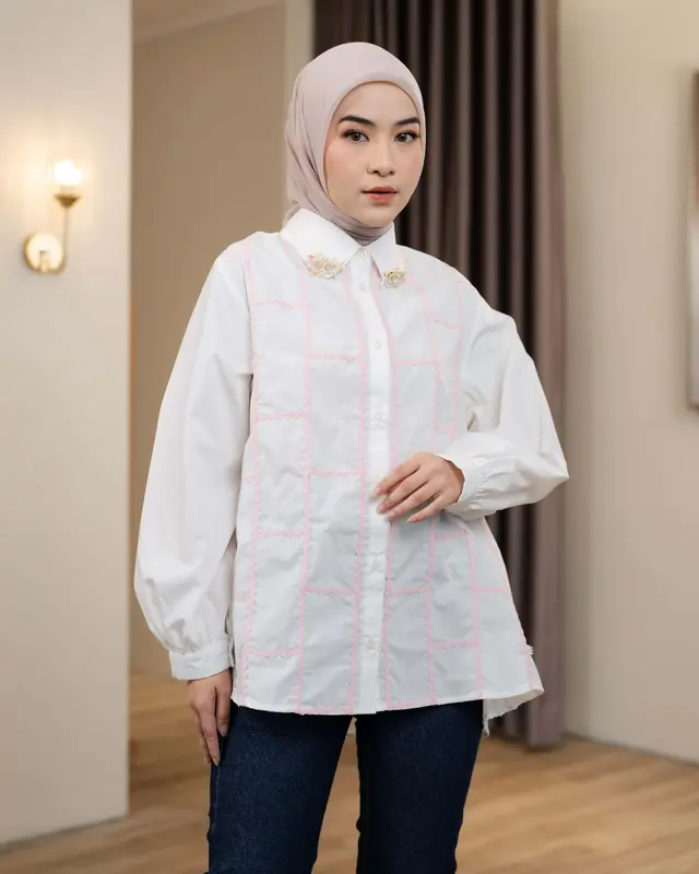 Mayoutfit Zeeva Shirt | Kemeja Poplin Wanita Detail Renda Bordir 4