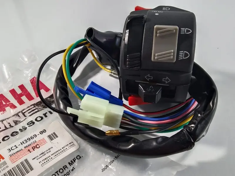 Saklar Kiri Yamaha Vixion Old 3C1, Holder Saklar Kiri Motor Vixion Lama 3C1 High Quality Product 2