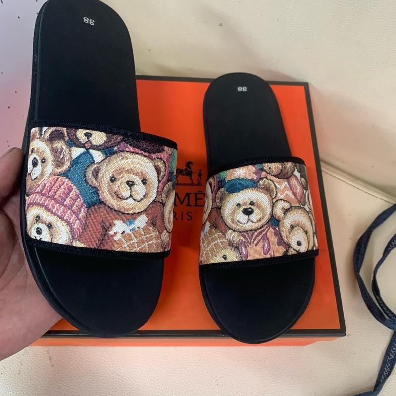 Dép nam Gấu nhỏ ,đế cao su non 2 lớp đã khâu quai với đế dép nam rất phù hợp đi chơi đi dạo phố DéP Dép Lê Đế Bằng Slipper