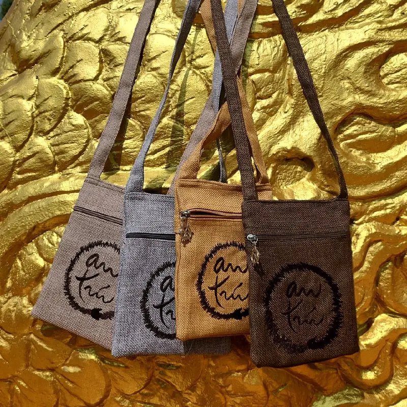 TÚI VẢI ĐI CHÙA MẪU NHÍ VẢI BỐ " AN TRÚ " -  2 ngăn , bố dày 14x18cm, 4 màu: Vàng, Nâu, Lam, Đất - nữ 3