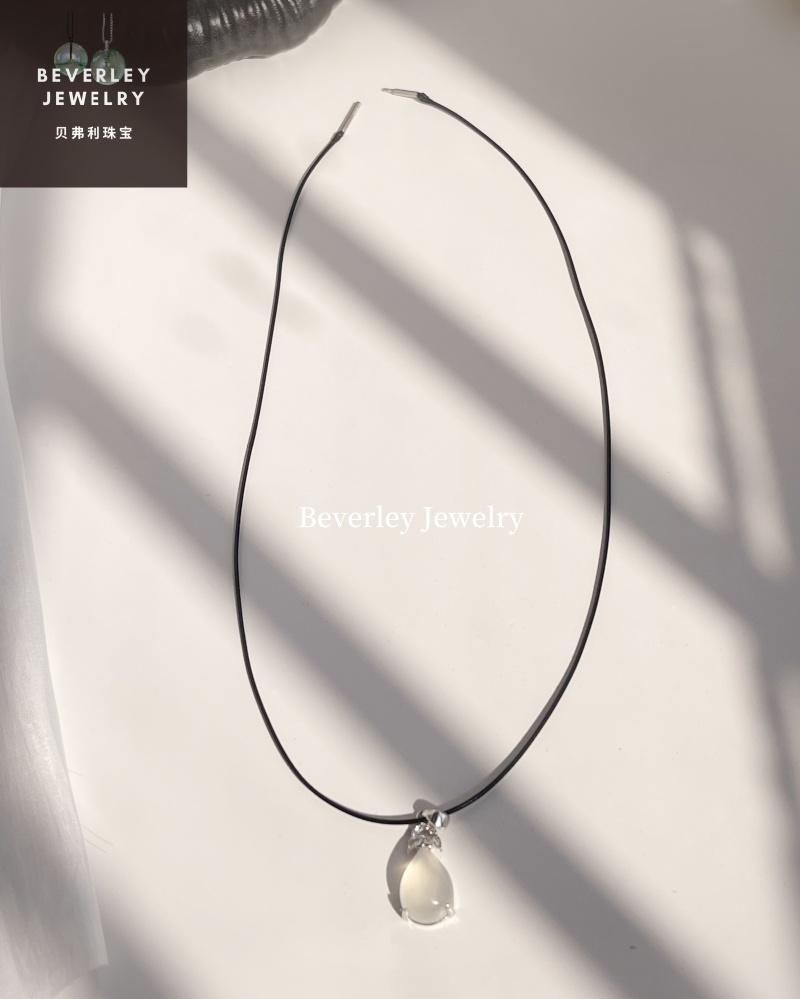 Product Introduction of Beverley Jewelry-Water-foam jade necklaces, gift for festivals, romantic token, enhance women's elegance, collectible, investment recommendation 17