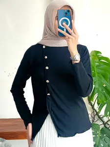 Blouse Knitt Model Kriwil Kancing Miring