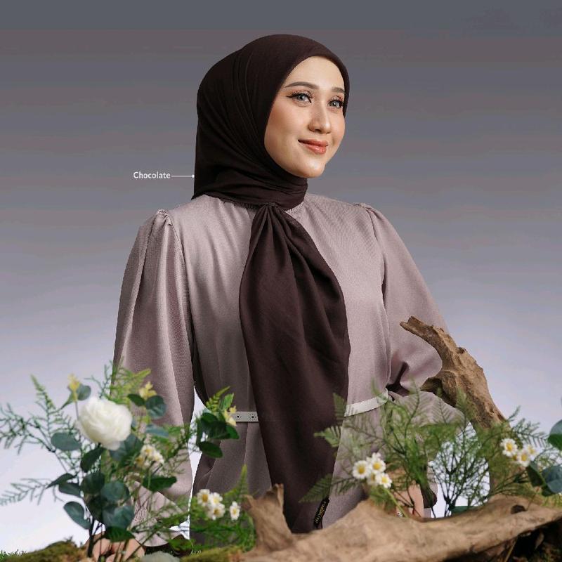 PROMO NADHEERA 037 HIJAB SEGI EMPAT POLOS PARIS TERBARU 3