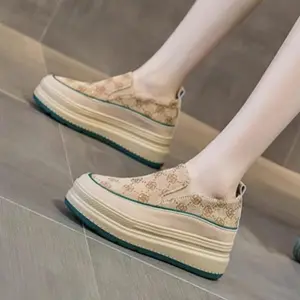 Shoecenter Sepatu Wedges Slip On Wanita Tipe 899