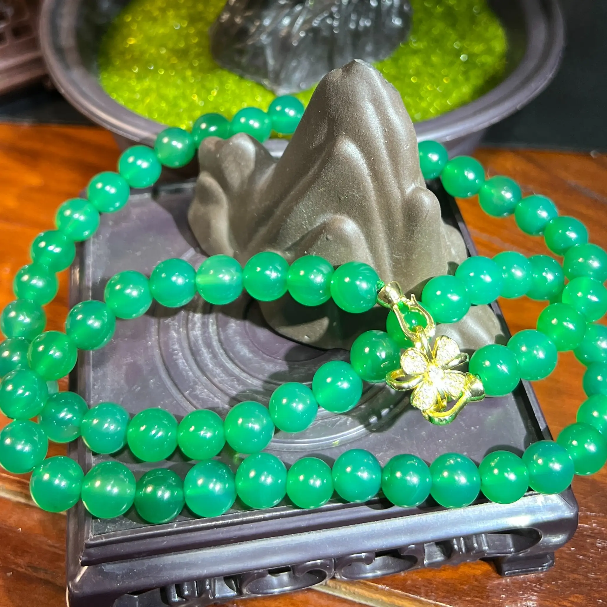Pure natural green large jadeite necklace