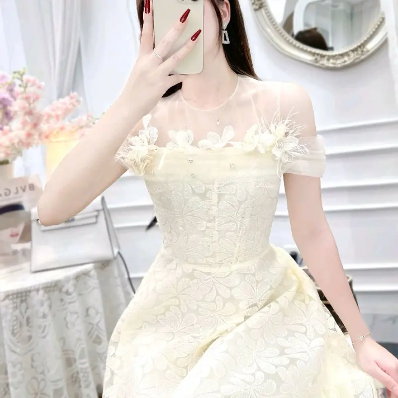 V5885 Váy Ren Thiết Kế Đính Kết Hoa Xinh Tiểu Thư Sang Chảnh DVC 1