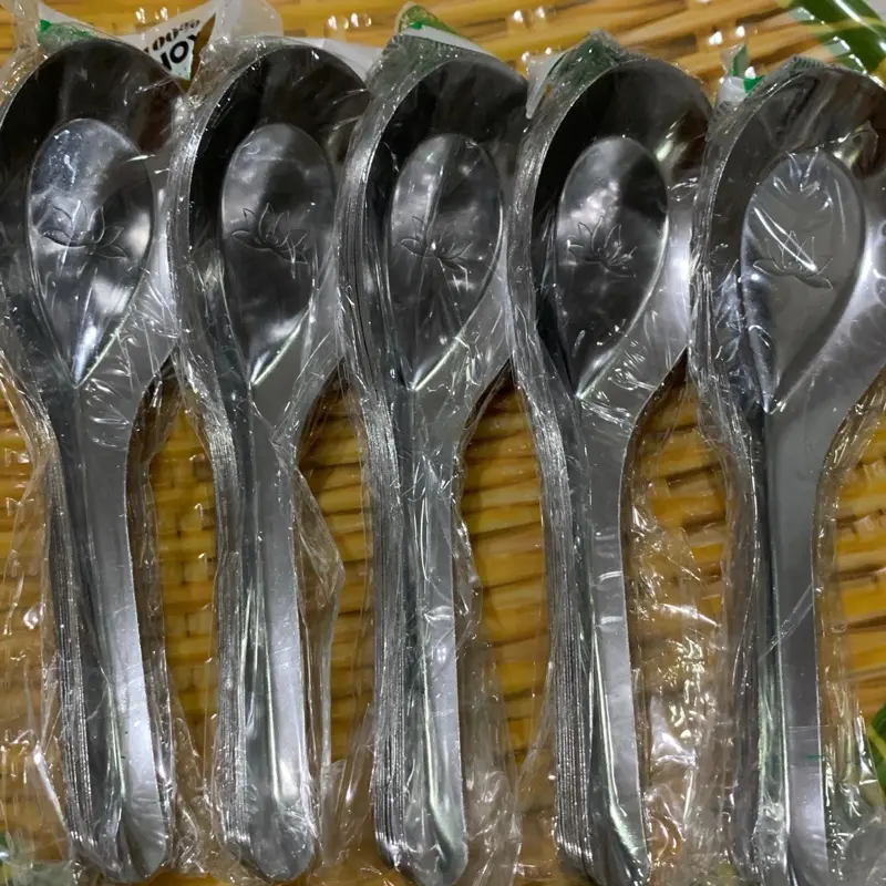50 cây muỗng canh vuông mẫu bông sen dài 15cm 3
