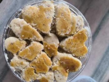 Product Review of Paket Castangel,kacang,nastar,bola² susu from B**a 3