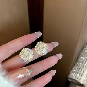 Mamoma.things - Anting Tusuk Mewah Pesta Elegant Emas Gold [Jamila]