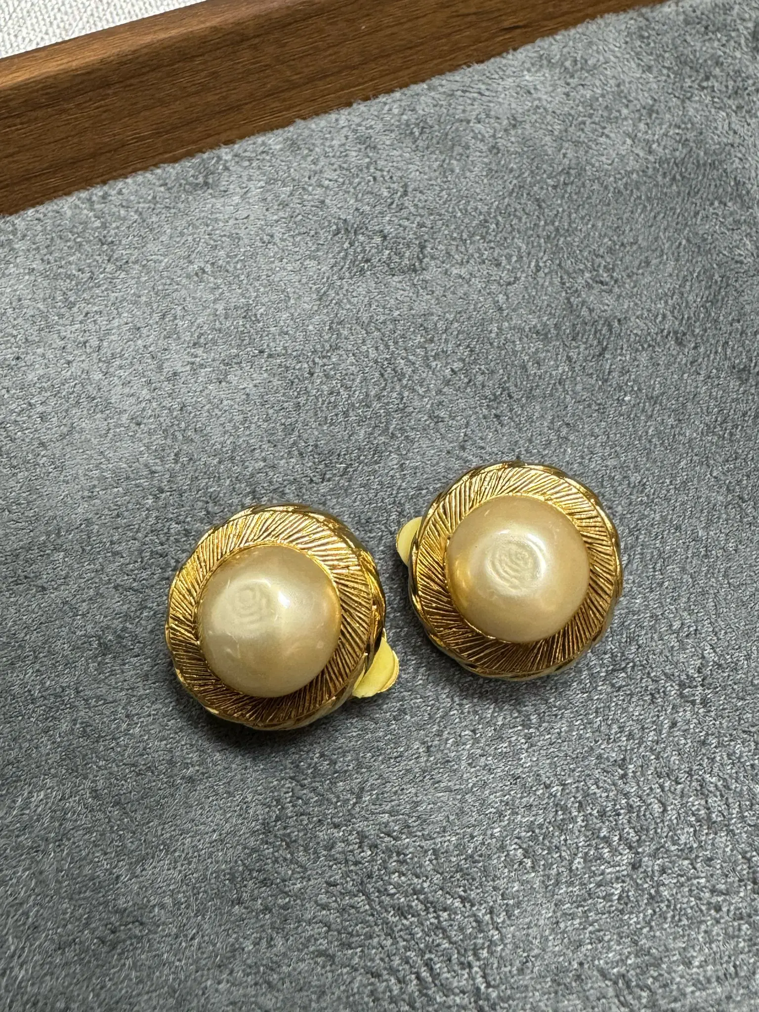 Preloved Vintage Chanel 24k Gold Plated Earrings