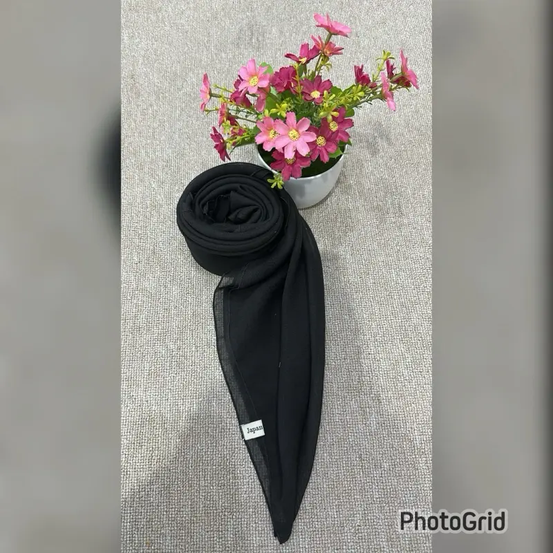 Paris Japan Lebel Japan Pocut Hijab Elegan untuk Wanita Modern dan Stylish Paris Japan Lebel Japan Pocut Hijab Elegan untuk Wanita Modern dan Stylish