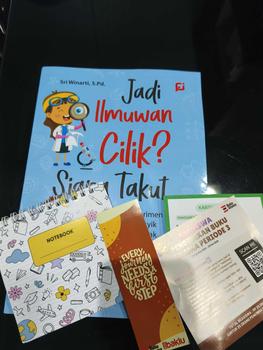 Product Review of BUKU EDUKASI ANAK: JADI ILMUWAN CILIK? SIAPA TAKUT? (99 Eksperimen Sains Asyik untuk Anak) Soft Cover from k**8 2