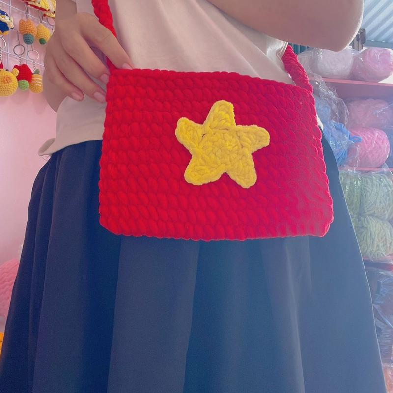 Túi đỏ sao vàng bằng nhung đũa, mềm mịn, size to 6