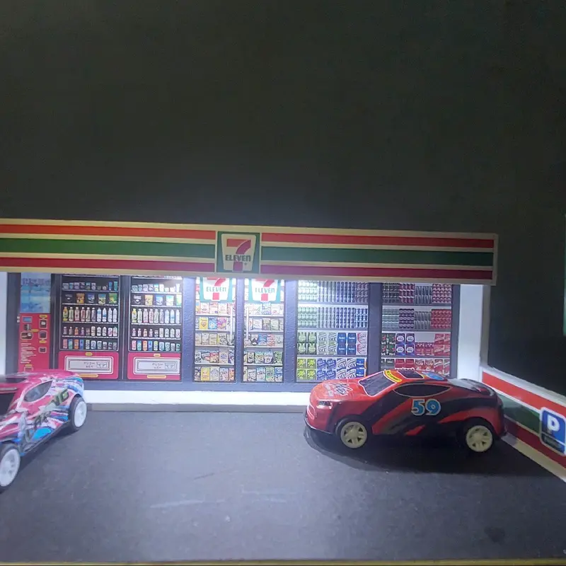diorama minimarket parkiran 0