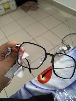 Product Review of Cermin Mata Berubah Warna, Cermin Mata Hitam Ultra Ringan, dengan Kepekaan Lanjutan, Cermin Mata Hitam Berubah Warna Photosensitive, Rim Penuh, Bulat, Segi Empat Tepat dan Bujur Eyewear Sunglasses from l**a 1