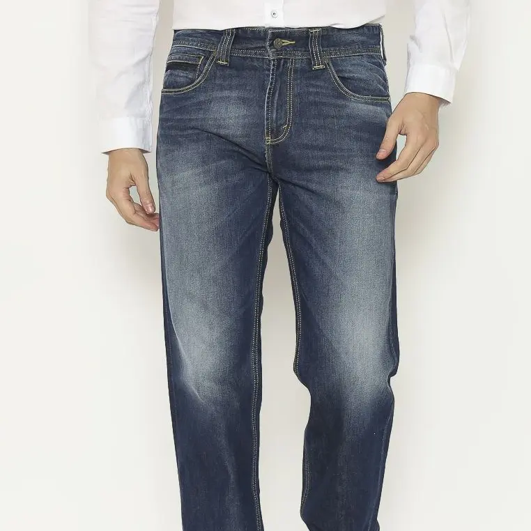 Straight Fit Jeans CFS093C Pria