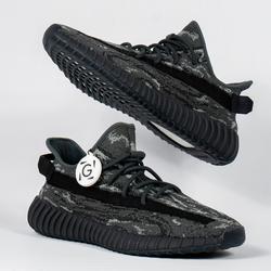 harga retail yeezy 350 v2