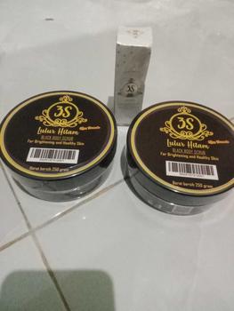 Product Review of 2 POT LULUR HITAM + 1 PCS BIBIT PEMUTIH 3S Mencerahkan Memutihkan lulur pemutih  Tubuh Acid Vitamin Arbutin Niacinamide from a**u 0