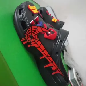 Jibz & Bitz - Hiasan Sepatu Sandal 1 Set Kanan Kiri Side Charm Spidey Tampilan Keren dan Menarik untuk Selempang Shoe