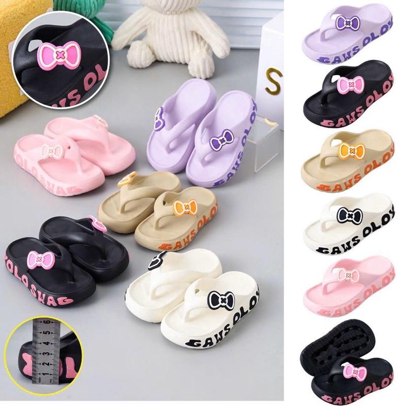 YOLO SWAG Dép Kẹp Cho Bé Gái Siêu Xinh Sticker Nơ Dễ Thương Chữ YOLO SWAG From rộng