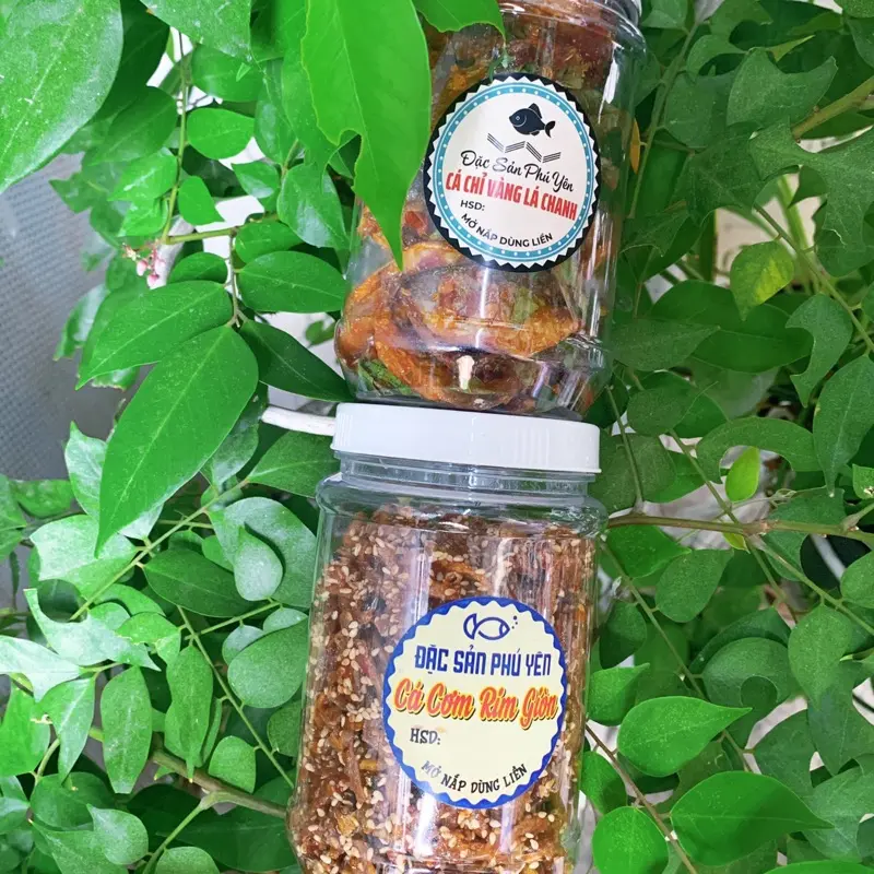 Combo 2 Hủ 350G ( Luôn Cả Hủ) Cá Cơm Rim Mè & CÁ Chỉ Vàng Rim Lá Chanh Vị Mặn Ngọt Cay Nhẹ - Ăn Vặt Cô Hai
