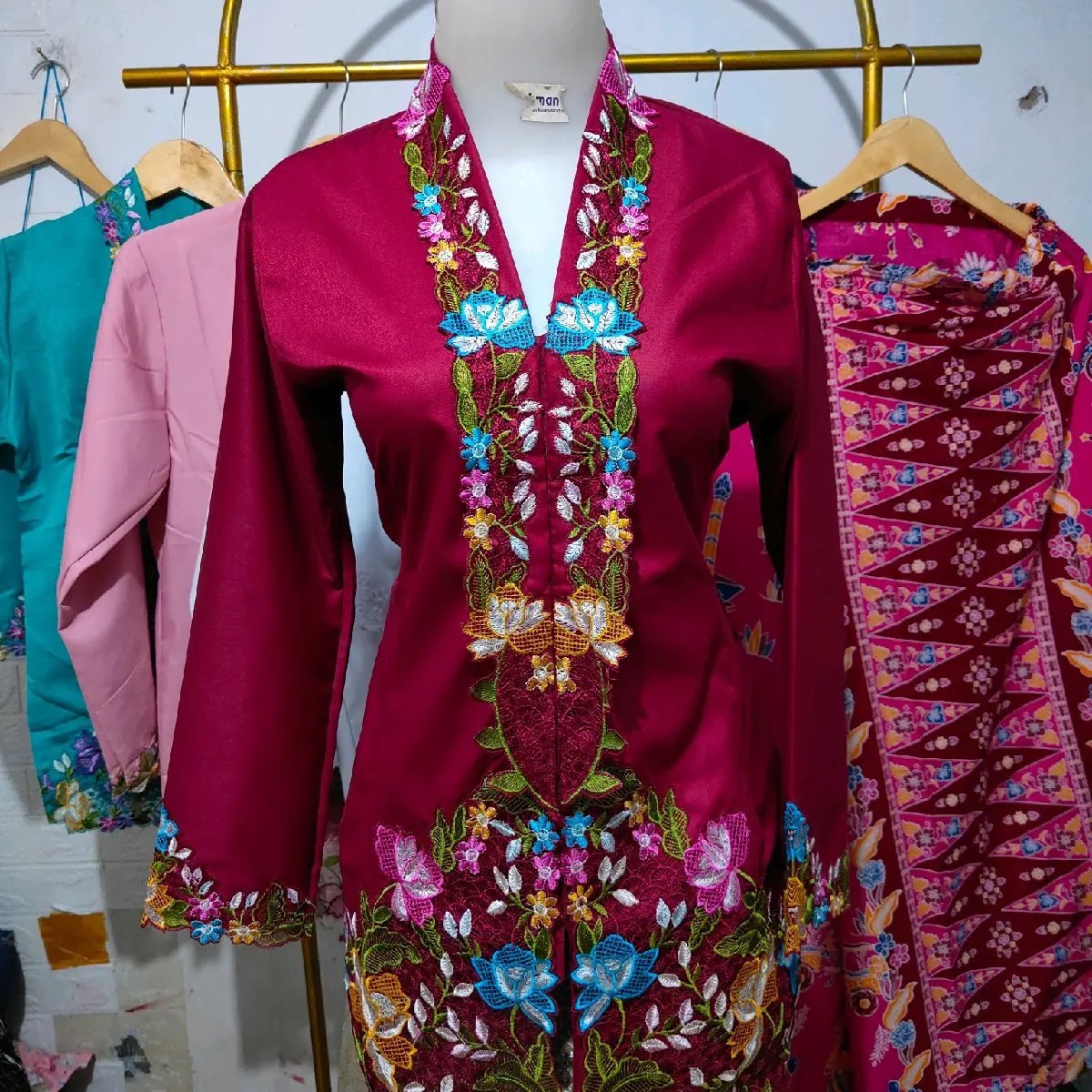 kebaya bordir encim//kebaya bordir encim bunga