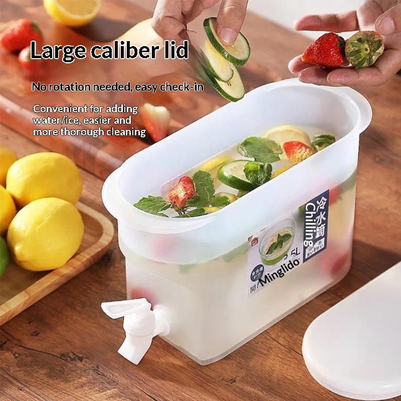 Chai nước lạnh có vòi dành riêng cho tủ lạnh, tiết kiệm không gian