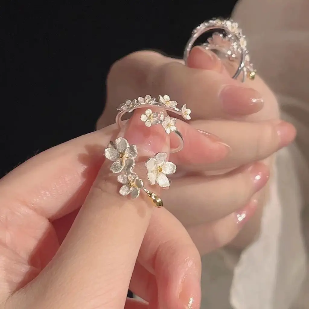 Cincin Bunga Korea, Fesyen, Untuk Wanita, Warna Perak, Pembukaan Boleh Laras, Sesuai untuk Hadiah Hari Jadi Pelajar