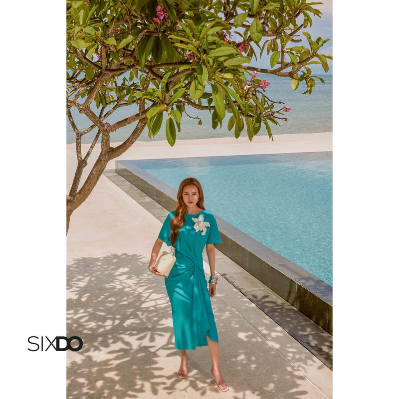 Đầm linen xanh xoắn eo SIXDO KHÔNG KÈM HOA Blue Linen Sarong Dress