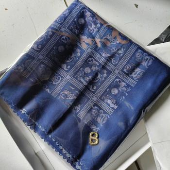 Product Review of Lc ttk 3 mirror / Autograph series semi ori button scarves with metal logo B bahan Voal sublin Nyaman dan Lembut , kemasan kotak exlusive, kerudung segiempat semua kegiatan hijab persegi from R**t 0